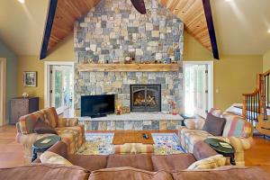 Φωτογραφία από το άλμπουμ του The Old Man's Lookout σε Lamoine Beach +17 φωτογραφίες