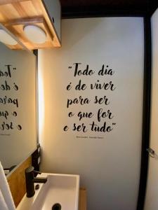Gallery image of Toca do Pica-Pau - Tiny House em Campos com Lareira e privacidade! in Campos do Jordão