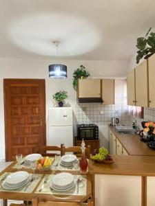 Kuchyňa alebo kuchynka v ubytovaní Loft in the Heart Of City Center