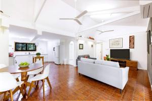 Fotografie z fotogalerie ubytování Tropical Tranquillity - Spacious Poolside Cottage v destinaci Darwin + 35 fotografií