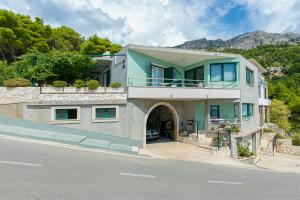 Nespecifikovaný výhled na hory nebo výhled na hory při pohledu z apartmánu