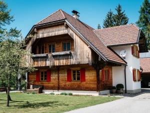 The building in which the holiday home is located