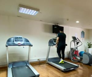 Het fitnesscentrum en/of fitnessfaciliteiten van Imperial Suites Hotel