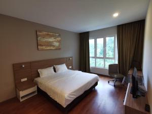 Katil atau katil-katil dalam bilik di Ipoh Heaven Central Lakeview Suite 3rooms 3-8pax +16 gambar