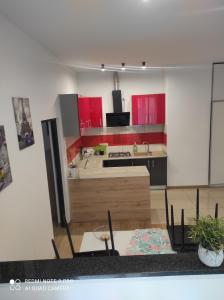 Kuchyňa alebo kuchynka v ubytovaní Apartamenty centrum
