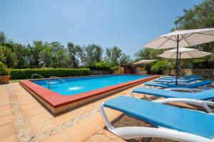 Der Swimmingpool an oder in der Nähe von Finca Margarita by Mallorca House Rent