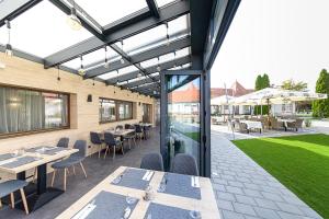 Jam Panzió餐厅或其他用餐的地方