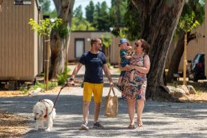 Гости Camping maeva Escapades Les Cottages de Perpignan