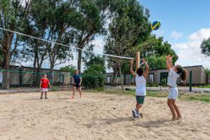 Гости Camping maeva Escapades Les Cottages de Perpignan
