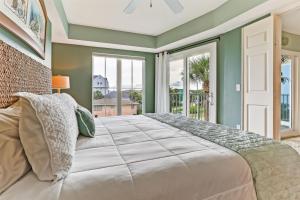 Кровать или кровати в номере 203 Terraces at Beachside