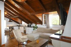 A seating area at Eleni's Guesthouse