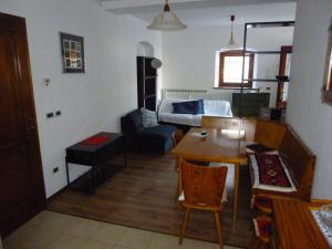 Posedenie v ubytovaní Nebojsega b&b