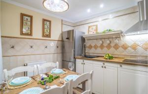 A kitchen or kitchenette at Stunning Home In Gaucin With Wifi