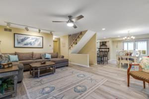 Η κουζίνα ή μικρή κουζίνα στο Cotton Patch Hills --- 29532 North Cotton Way