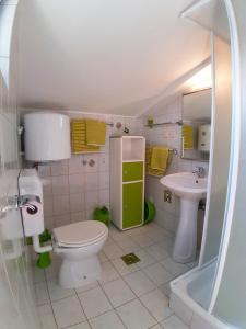 Koupelna v ubytování Apartments with parking spaces Porec - 2285