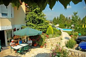 Πισίνα στο ή κοντά στο Fortuna Villa