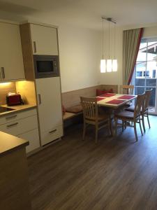 Kuchyň nebo kuchyňský kout v ubytování Hotel Garni Ingeborg