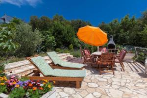 Vonkajšia záhrada v ubytovaní Apartments with a parking space Jadranovo, Crikvenica - 2377