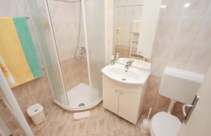Kúpeľňa v ubytovaní Apartments with a parking space Rabac, Labin - 2340 + 37 fotografií