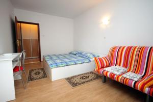 Postel nebo postele na pokoji v ubytování Apartments and rooms with parking space Selce, Crikvenica - 2379
