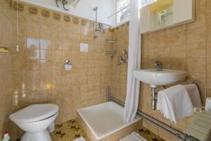 Kúpeľňa v ubytovaní Apartments with parking spaces Selce, Crikvenica - 2381 + 28 fotografií
