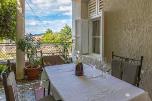 Balkón alebo terasa v ubytovaní Apartments with parking spaces Selce, Crikvenica - 2381