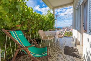 Balkón alebo terasa v ubytovaní Apartments with parking spaces Selce, Crikvenica - 2381