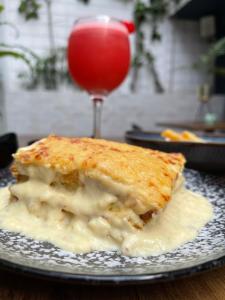 Makanan di atau berdekatan hotel