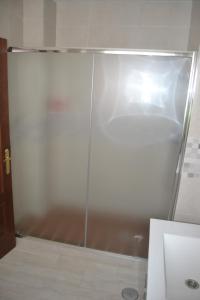 Un baño de APARTAMENTO EN OLVERA CON GARAJE