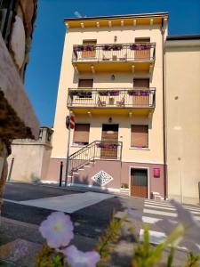 Gallery image of CalmasinoRooms in Calmasino
