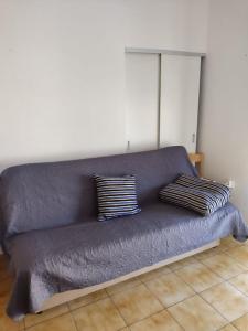 Posedenie v ubytovaní Villa Kadinela, 200m from Kamenjak, huge quiet garden with barbecue, 2 new kitchens