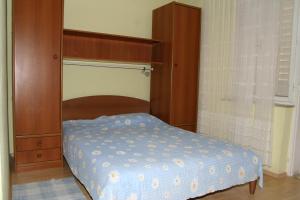 Postel nebo postele na pokoji v ubytování Apartments by the sea Podgora, Makarska - 2615