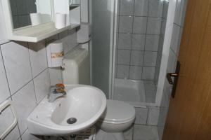 Koupelna v ubytování Apartments by the sea Podgora, Makarska - 2615