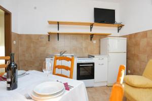 Kuchyň nebo kuchyňský kout v ubytování Apartments by the sea Podgora, Makarska - 2614