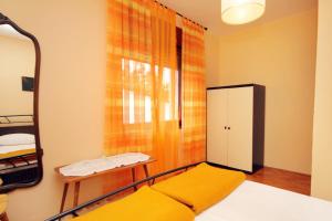 Posteľ alebo postele v izbe v ubytovaní Apartment Novi Vinodolski 2423a