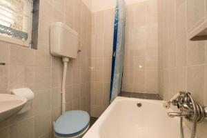 Kúpeľňa v ubytovaní Apartment Milna 2461c + 17 fotografií