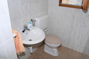 Kúpeľňa v ubytovaní Apartments and rooms with parking space Nerezine, Losinj - 2506