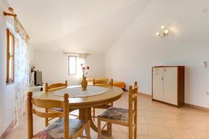 Fotografia z galérie ubytovania Apartments and rooms with parking space Nerezine, Losinj - 2506 v destinácii Nerezine + 35 fotografií