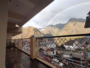 Pemandangan gunung umum atau pemandangan gunung yang diambil dari homestay