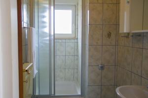 Koupelna v ubytování Apartments by the sea Vis - 2428