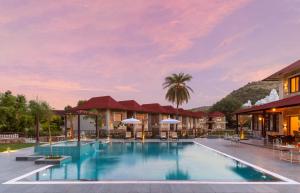 Sarasiruham Resort - Private Pool Villa in Udaipur内部或周边的泳池