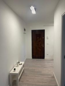 Apartament incantator in Roman tesisinde bir banyo