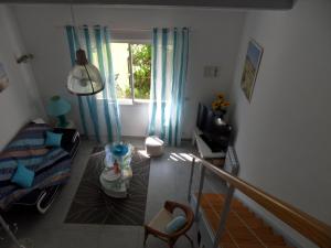 Posteľ alebo postele v izbe v ubytovaní Les Hauts d'Eyragues gîte Aigue Marine Meublé classé 4 étoiles
