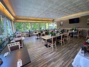 Restaurace v ubytování Hotel am Westend + 12 fotografií
