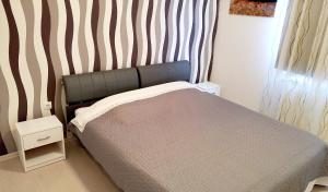Fotografia z galérie ubytovania Family friendly house with a swimming pool Slatine, Ciovo - 15149 v Slatine