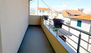 Fotografia z galérie ubytovania Family friendly house with a swimming pool Slatine, Ciovo - 15149 v Slatine