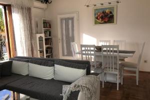 Fotografie z fotogalerie ubytování Apartments by the sea Malinska, Krk - 13523 v destinaci Malinska