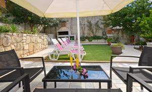 Zahrada ubytování Family friendly house with a swimming pool Podstrana, Split - 12918