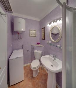 Zdjęcie z galerii obiektu Apartments by the sea Zavala, Hvar - 2986 w mieście Zavala