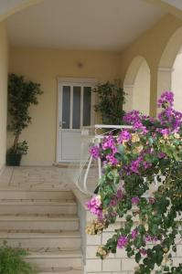 Fotografia z galérie ubytovania Apartments with a parking space Supetar, Brac - 2850 v Supetare + 20 fotografií